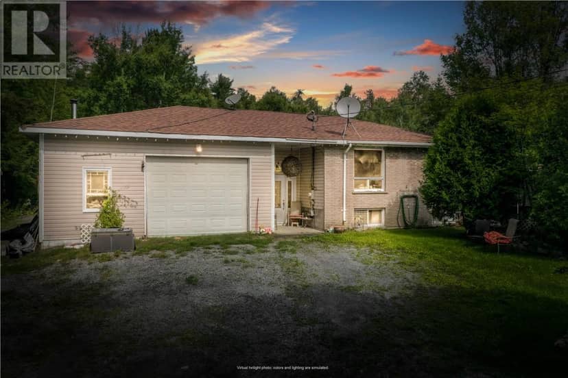 896 Red Deer Lake Road N, Wahnapitae, photo 3