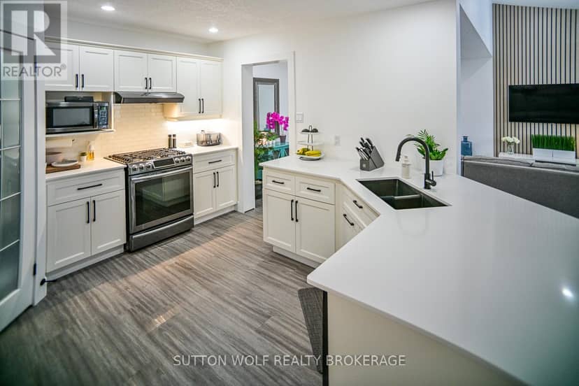 68 Laura Lane — photo 12 of 40