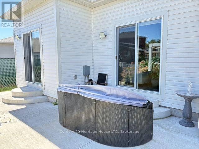424 Williams Crescent — photo 28 of 39