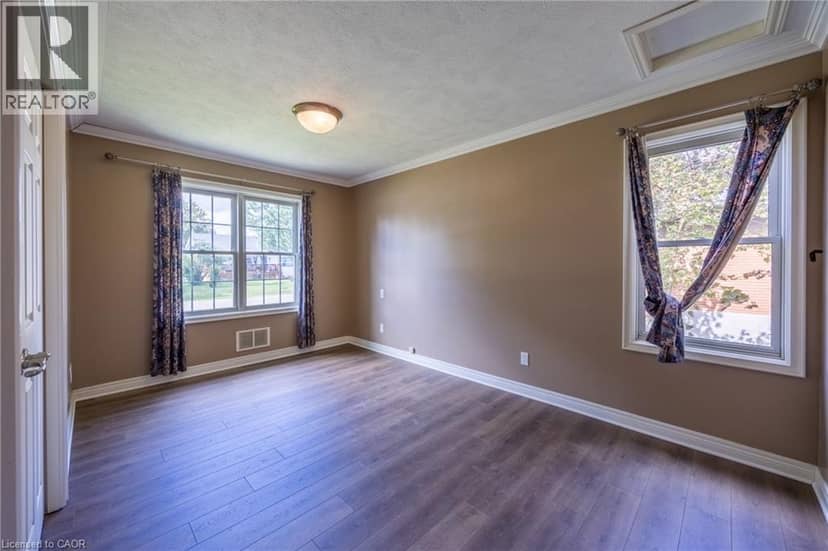 14 CARRICK Street, Hagersville, photo 4