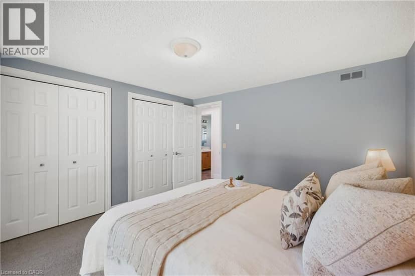 1065 HOWICK Street — photo 14 of 40
