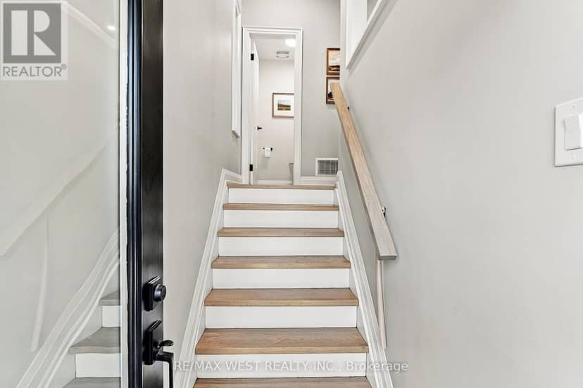 44 Bluewater Court, Toronto, photo 4