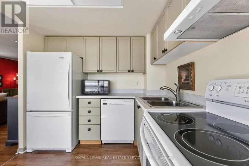 1711 - 101 Subway Crescent — photo 13 of 23