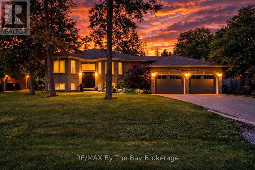 22 Downer Crescent — photo 5 of 40