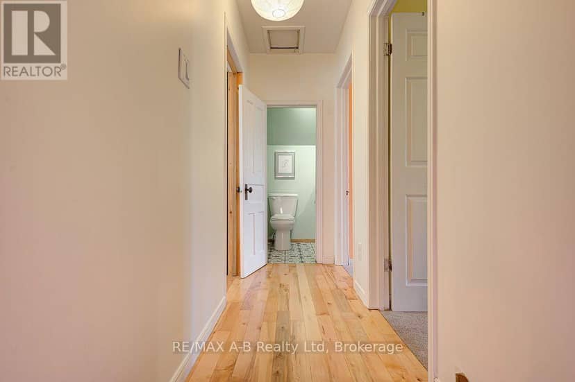 54 McNab Street S — photo 24 of 40