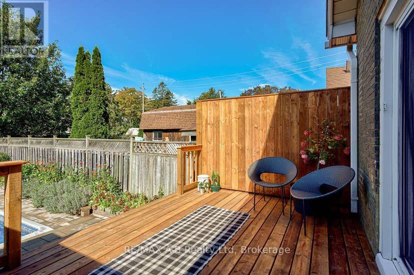 54 McNab Street S — photo 39 of 40