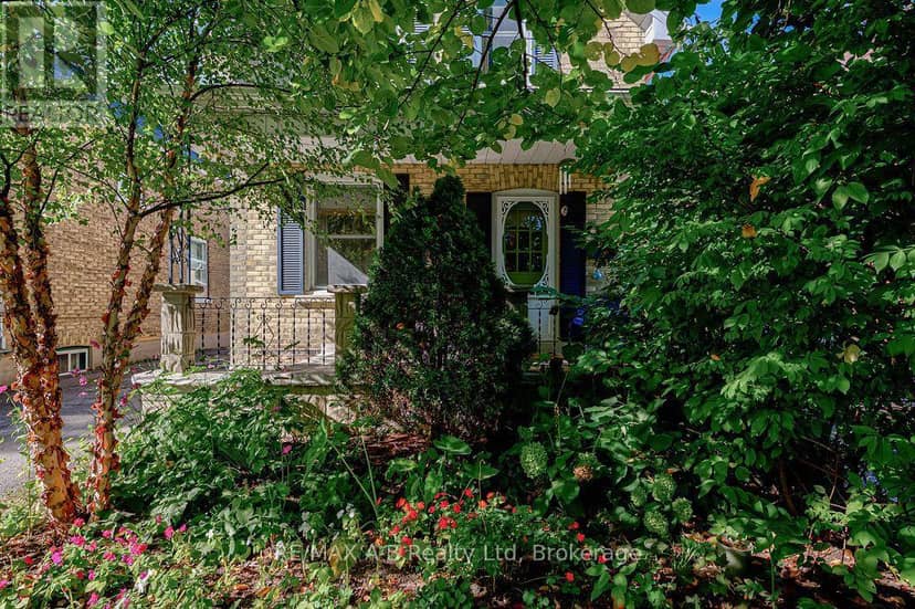 54 McNab Street S — photo 4 of 40
