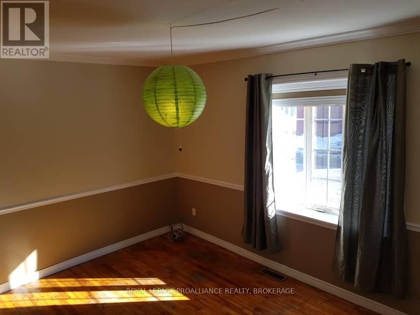 27 Stephen Street — photo 10 of 18