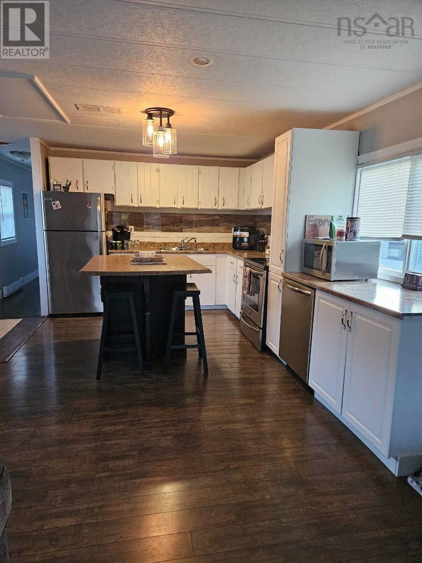 1410 Duck Pond Drive — photo 14 of 26