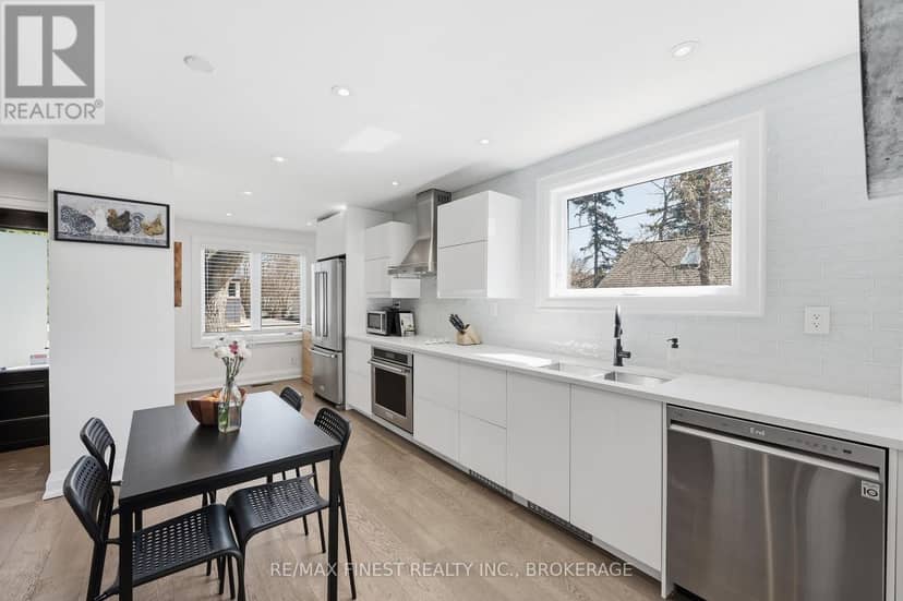258 College Street — photo 11 of 40