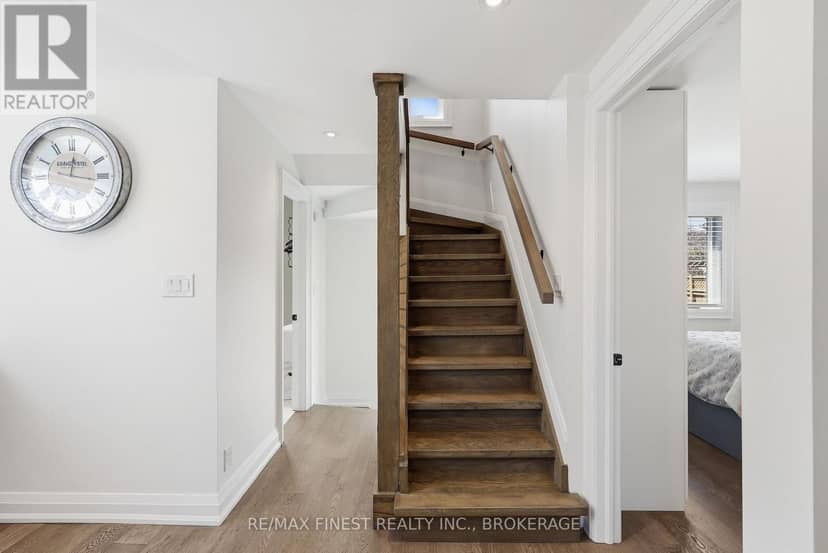 258 College Street — photo 16 of 40