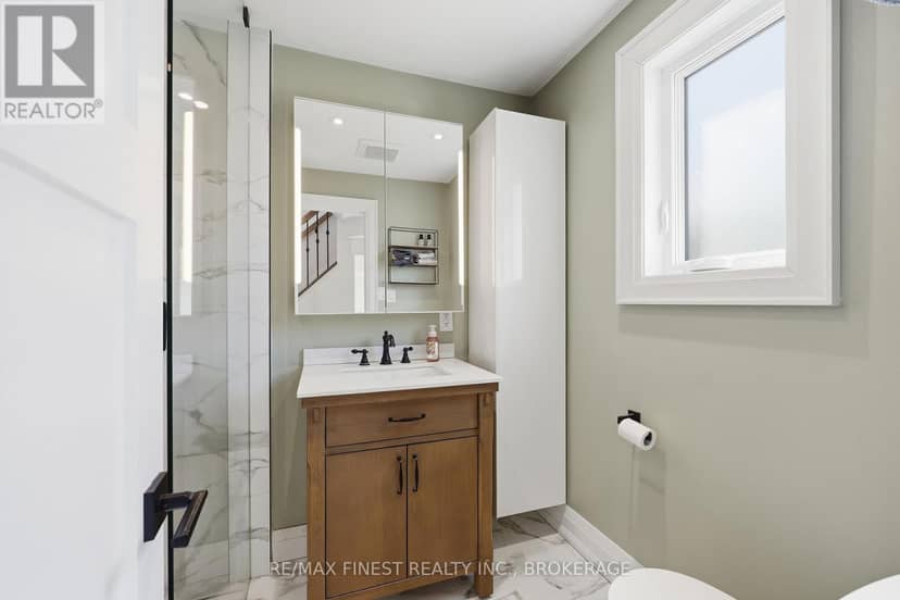 258 College Street — photo 19 of 40