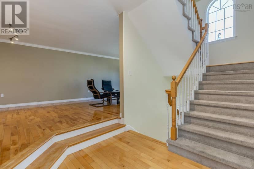 8 Wembley Place — photo 11 of 34