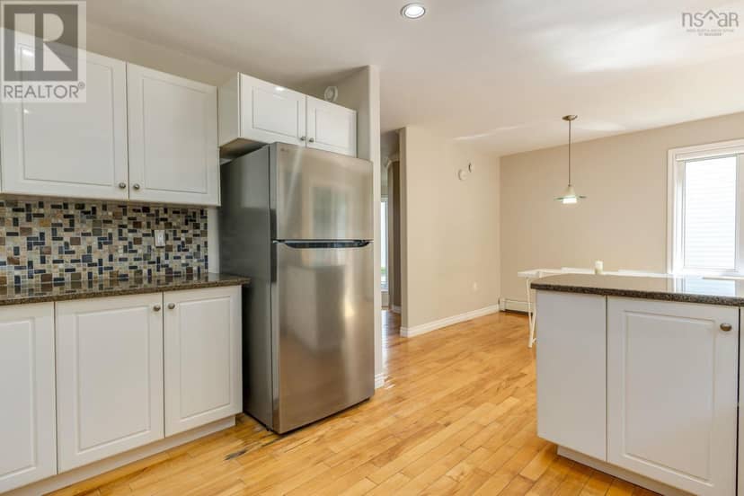 8 Wembley Place — photo 6 of 34