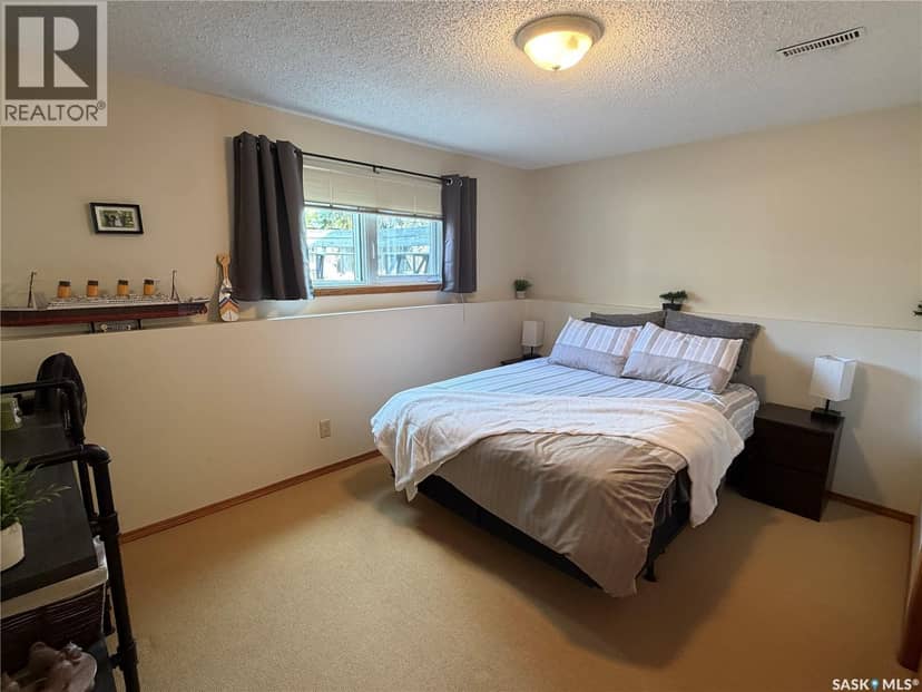 32 Barnes CRESCENT — photo 40 of 40