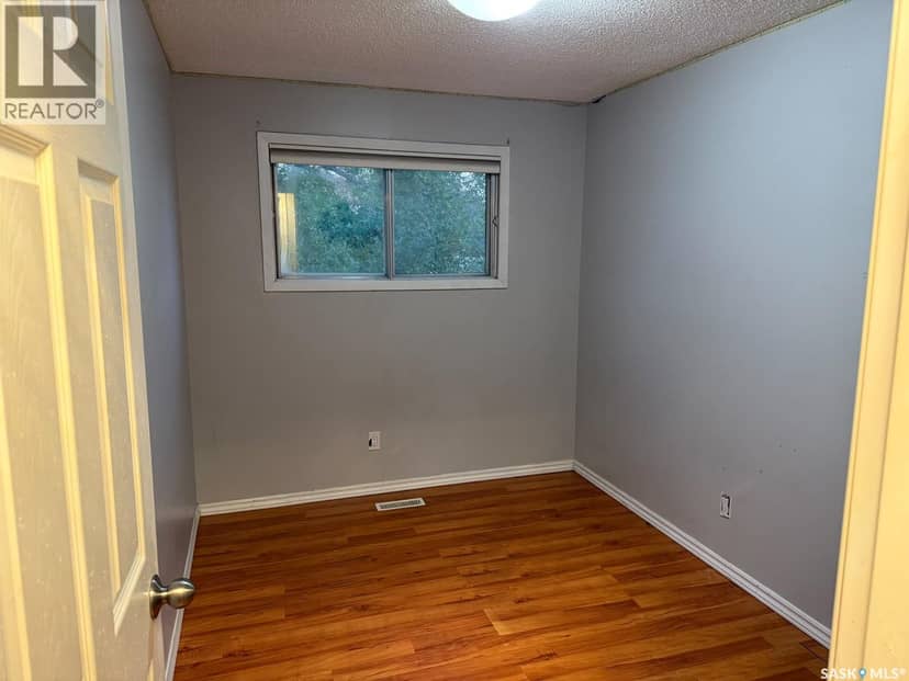 455 Kingsmere BOULEVARD — photo 10 of 26