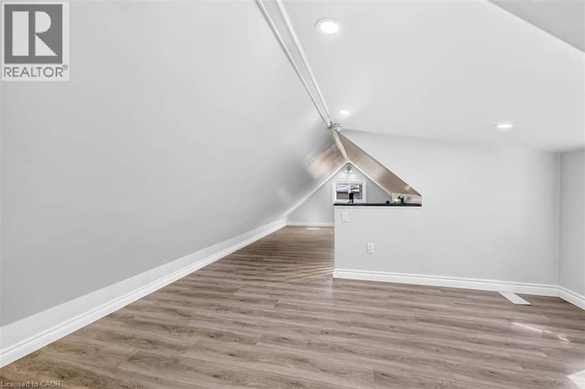 4 ALBEMARLE Street — photo 25 of 40