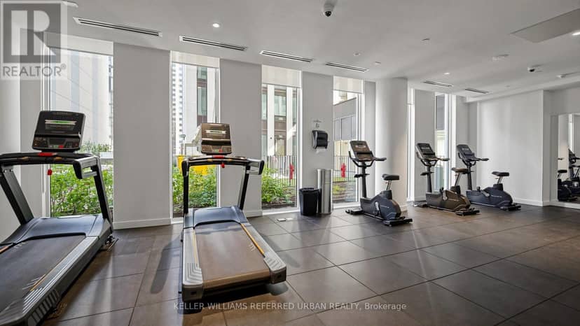 2403 - 238 Simcoe Street — photo 20 of 32