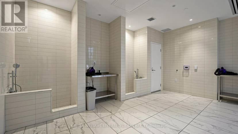 2403 - 238 Simcoe Street — photo 24 of 32