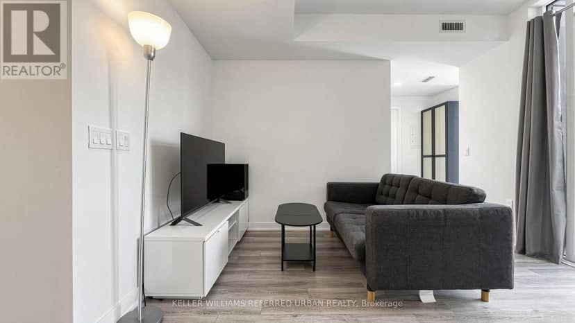 2403 - 238 Simcoe Street — photo 8 of 32