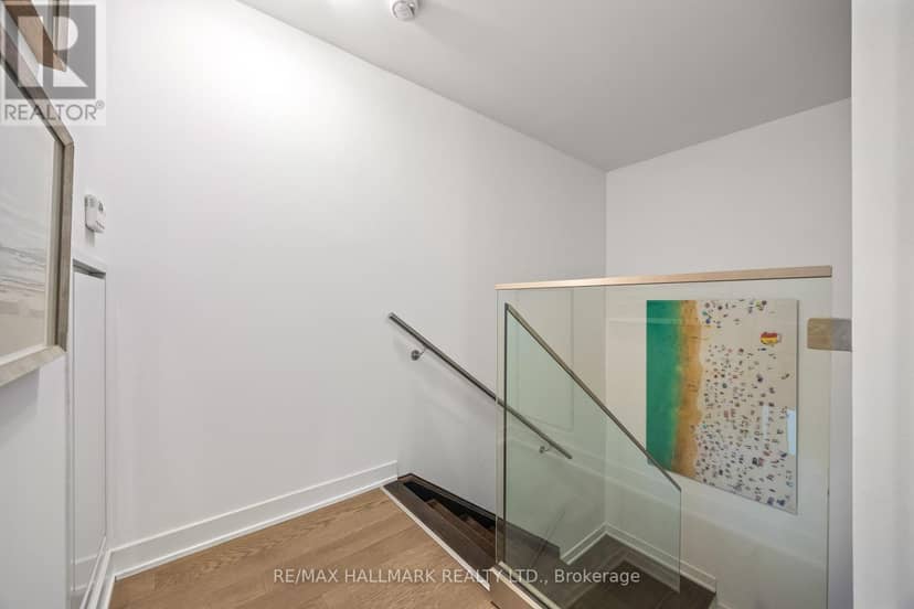 TH-103 - 1815 Yonge Street — photo 15 of 40