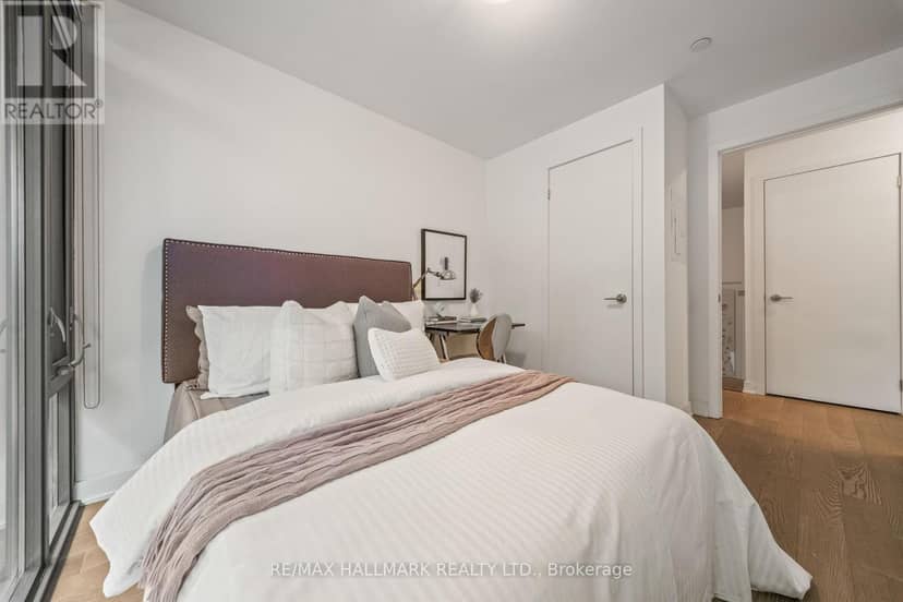 TH-103 - 1815 Yonge Street — photo 17 of 40