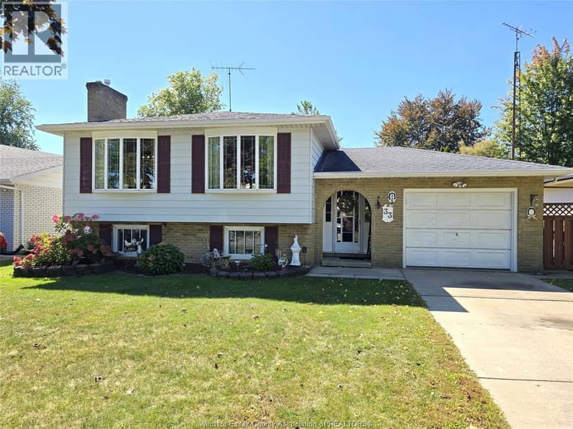 33 Bennie Avenue — photo 1 of 32