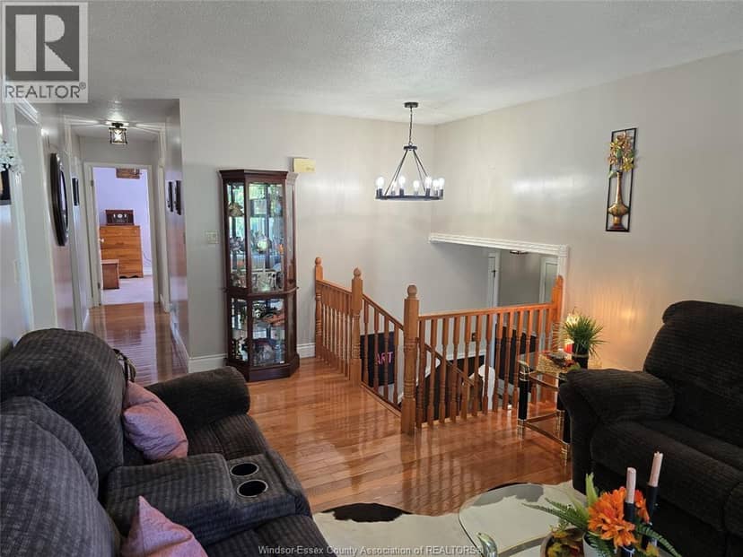 33 Bennie Avenue — photo 7 of 32