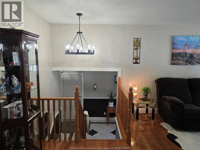 33 Bennie Avenue — photo 8 of 32