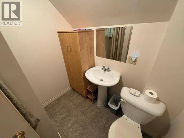 404 RUSSELL STREET South — photo 17 of 24