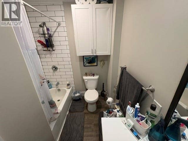 404 RUSSELL STREET South — photo 23 of 24