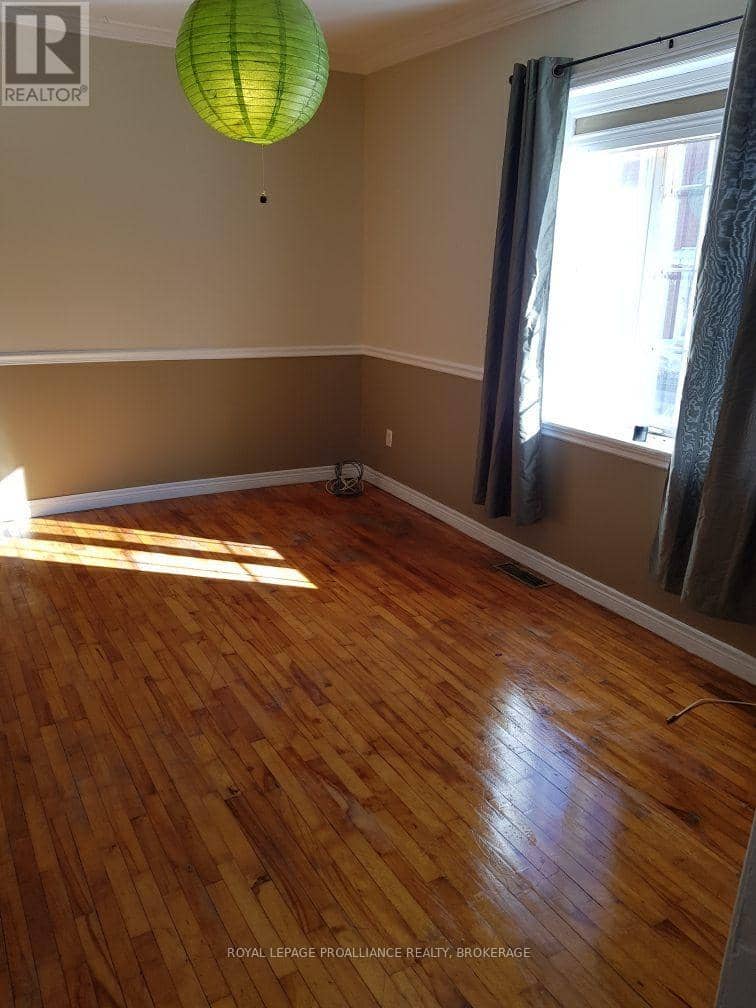 27 Stephen Street — photo 9 of 18