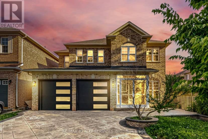 4 Sunnybrook Crescent — photo 1 of 40