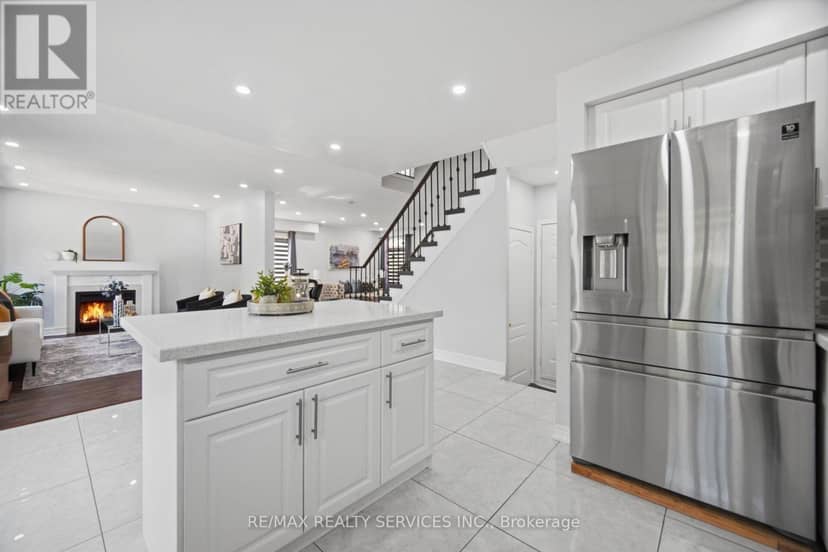 4 Sunnybrook Crescent — photo 25 of 40