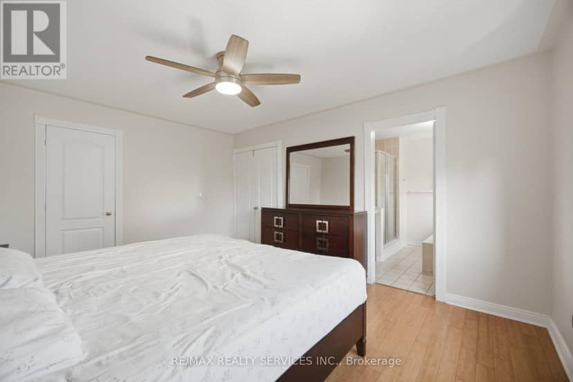 4 Sunnybrook Crescent — photo 31 of 40