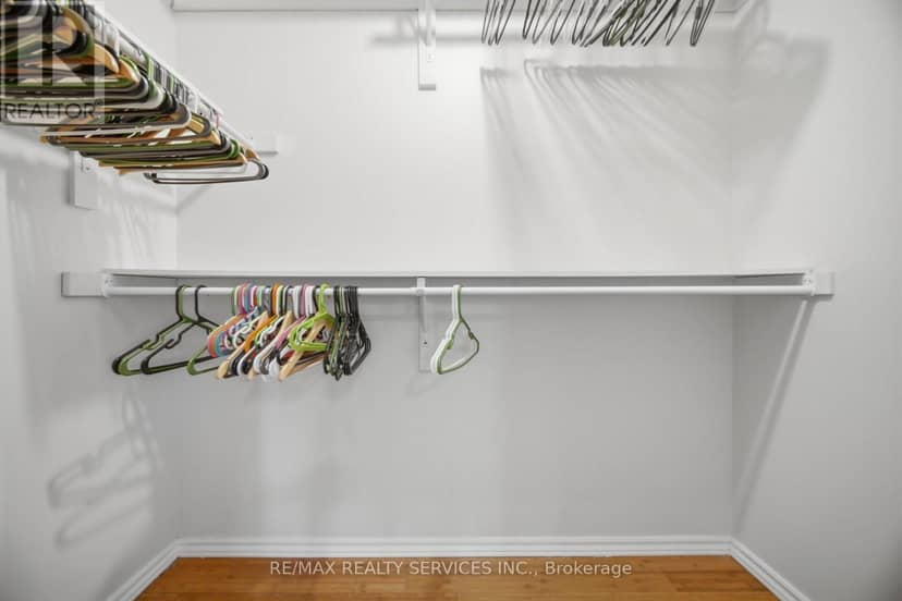 4 Sunnybrook Crescent — photo 36 of 40