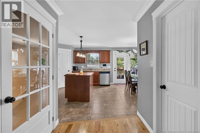 75 Christopher Crescent — photo 6 of 20