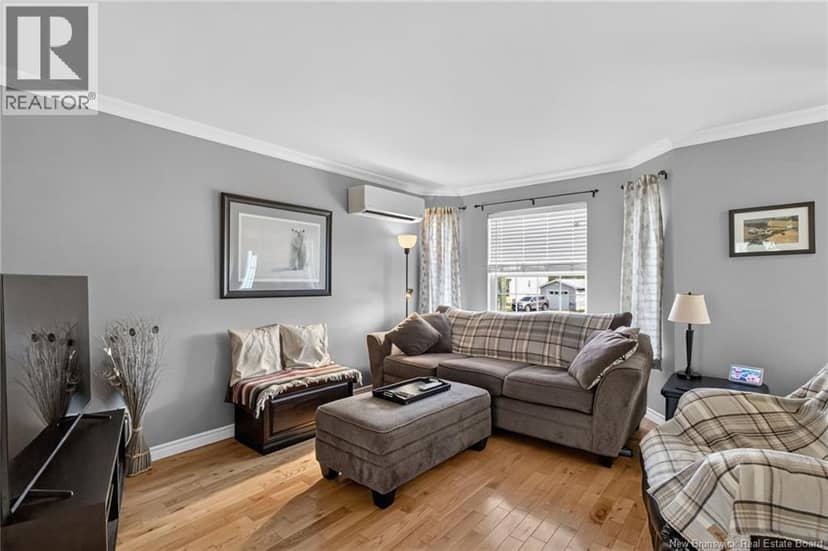 75 Christopher Crescent — photo 5 of 20
