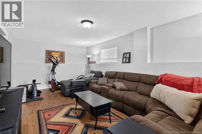 75 Christopher Crescent — photo 16 of 20