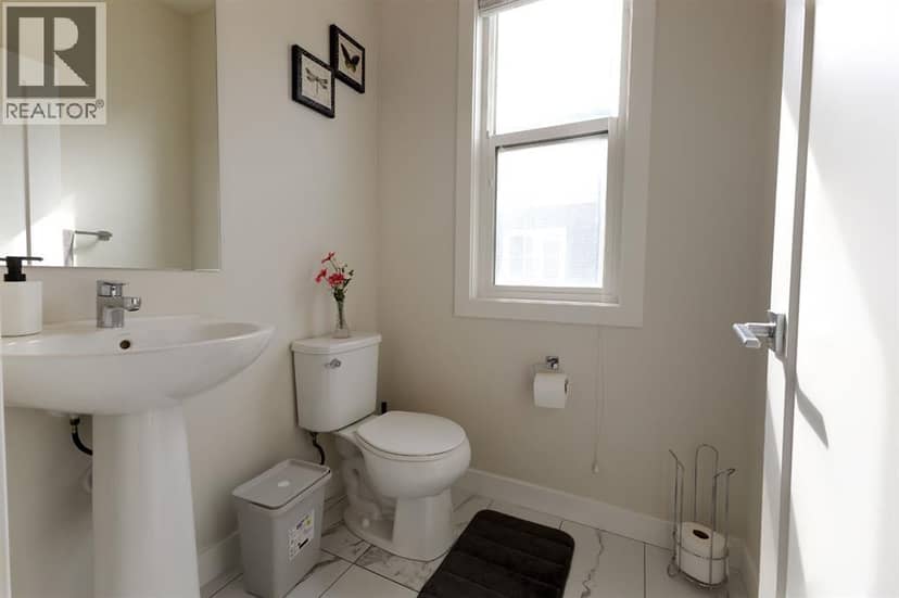 6415 128 Avenue NE — photo 14 of 37