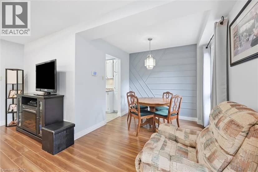 1548 NEWLANDS Crescent Unit# 14 — photo 9 of 40