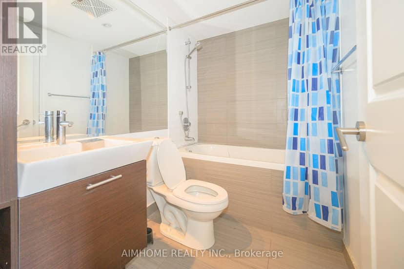 1405 - 386 Yonge Street — photo 25 of 29