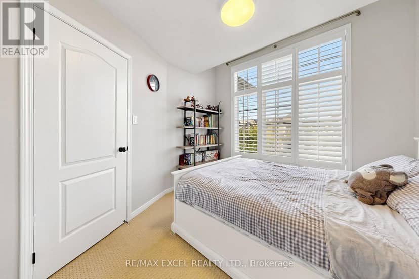 16 Stockell Crescent — photo 32 of 40