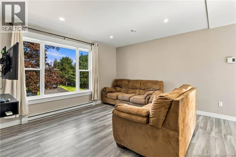 76 Briardale Drive — photo 6 of 40