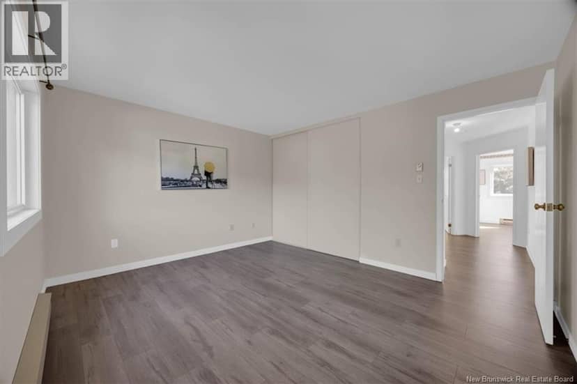 90 Brentwood Crescent — photo 12 of 32