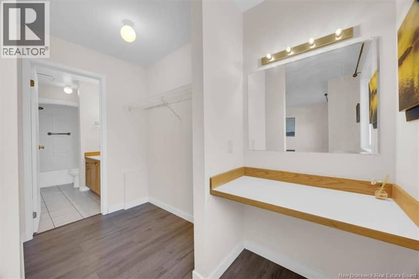 90 Brentwood Crescent — photo 14 of 32