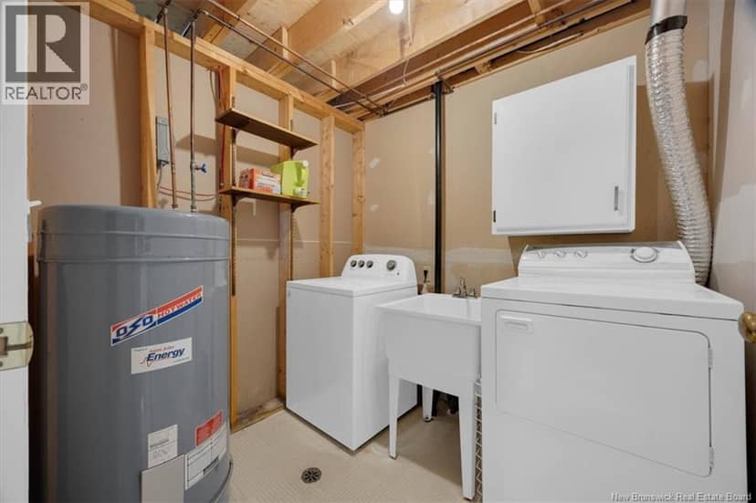 90 Brentwood Crescent — photo 24 of 32