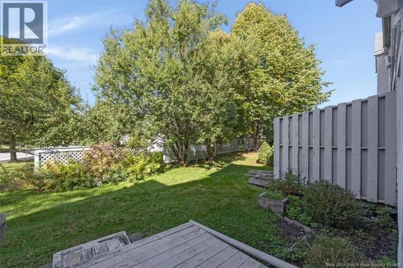 90 Brentwood Crescent — photo 26 of 32