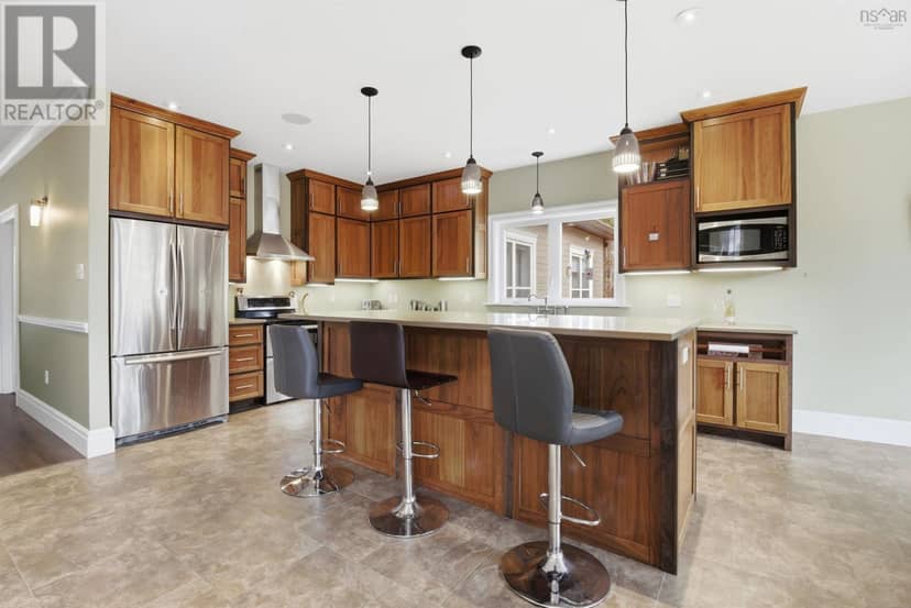 695 Sandwick Drive — photo 11 of 40