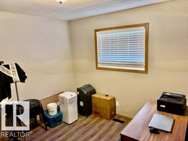 5609 45A ST — photo 19 of 38